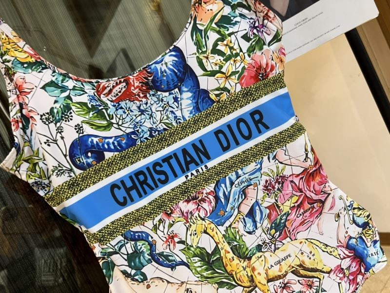 CHRISTIAN DIOR